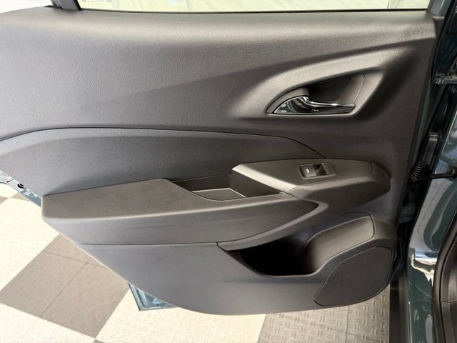 New 2026 Chevrolet Trax LS w/ LS Convenience Package FWD image 17