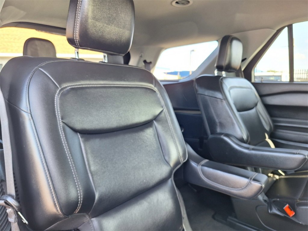 Used 2022 Ford Explorer XLT w/ Equipment Group 202A image 29