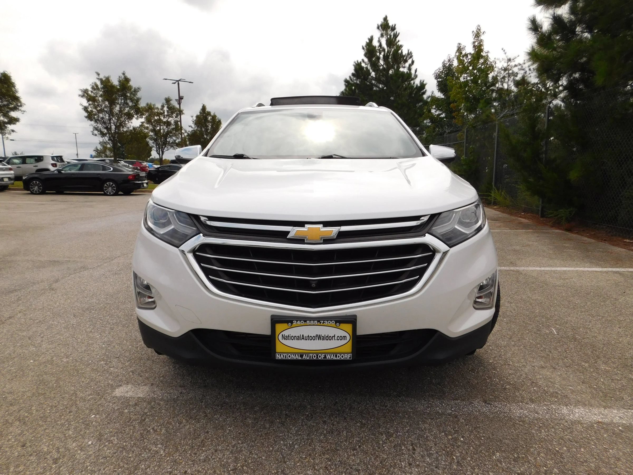 Used 2020 Chevrolet Equinox Premier FWD image 3