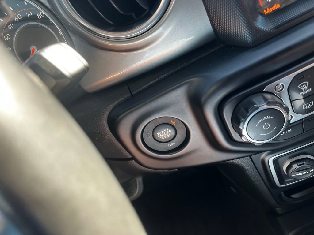 Used 2020 Jeep Wrangler Unlimited Sahara image 16