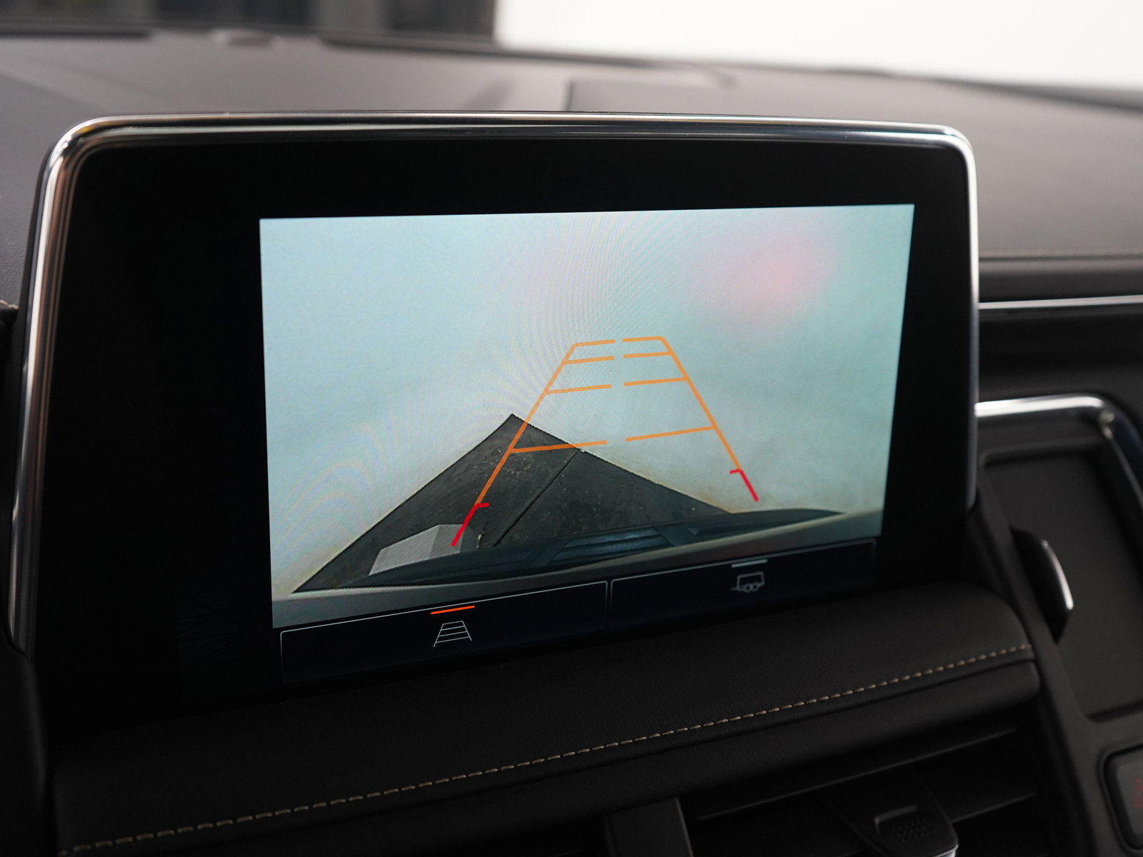 Used 2024 GMC Yukon SLT image 23