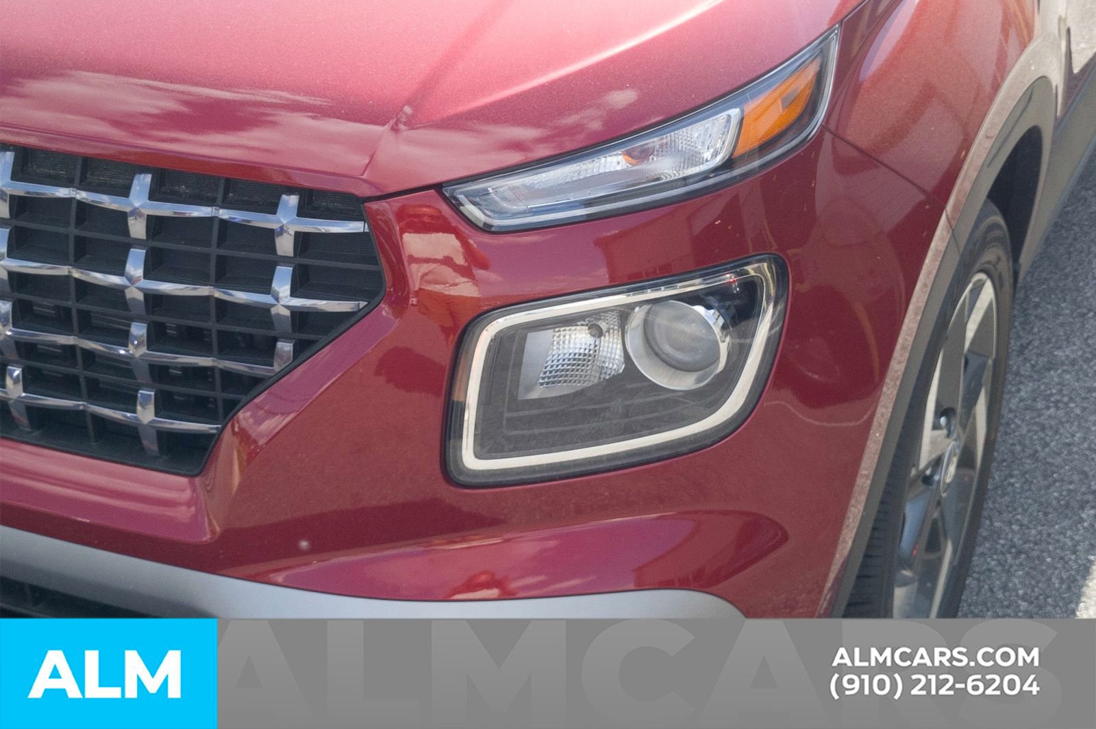 Used 2025 Hyundai Venue SEL image 11