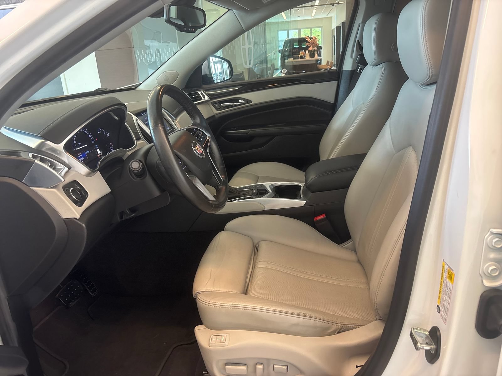 Used 2016 Cadillac SRX Luxury w/ Driver Awareness Package FWD image 12