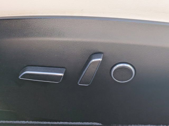 Used 2021 Tesla Model S Plaid image 19