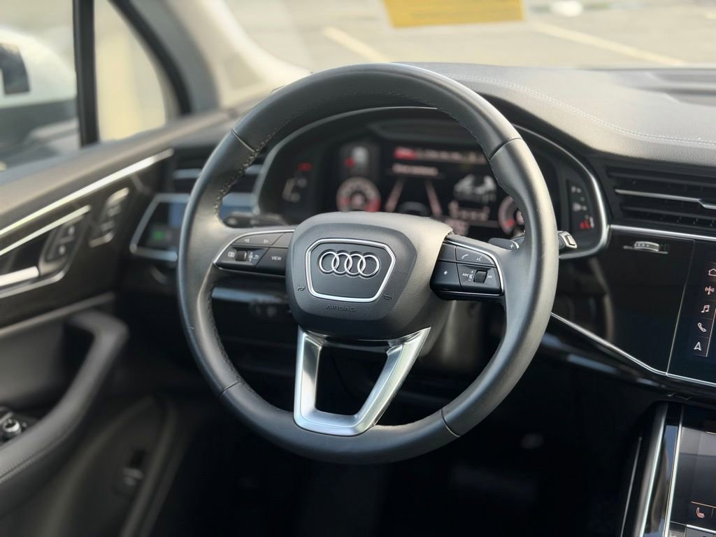Used 2023 Audi Q7 2.0T Premium Plus w/ Premium Plus Package AWD/4WD image 12