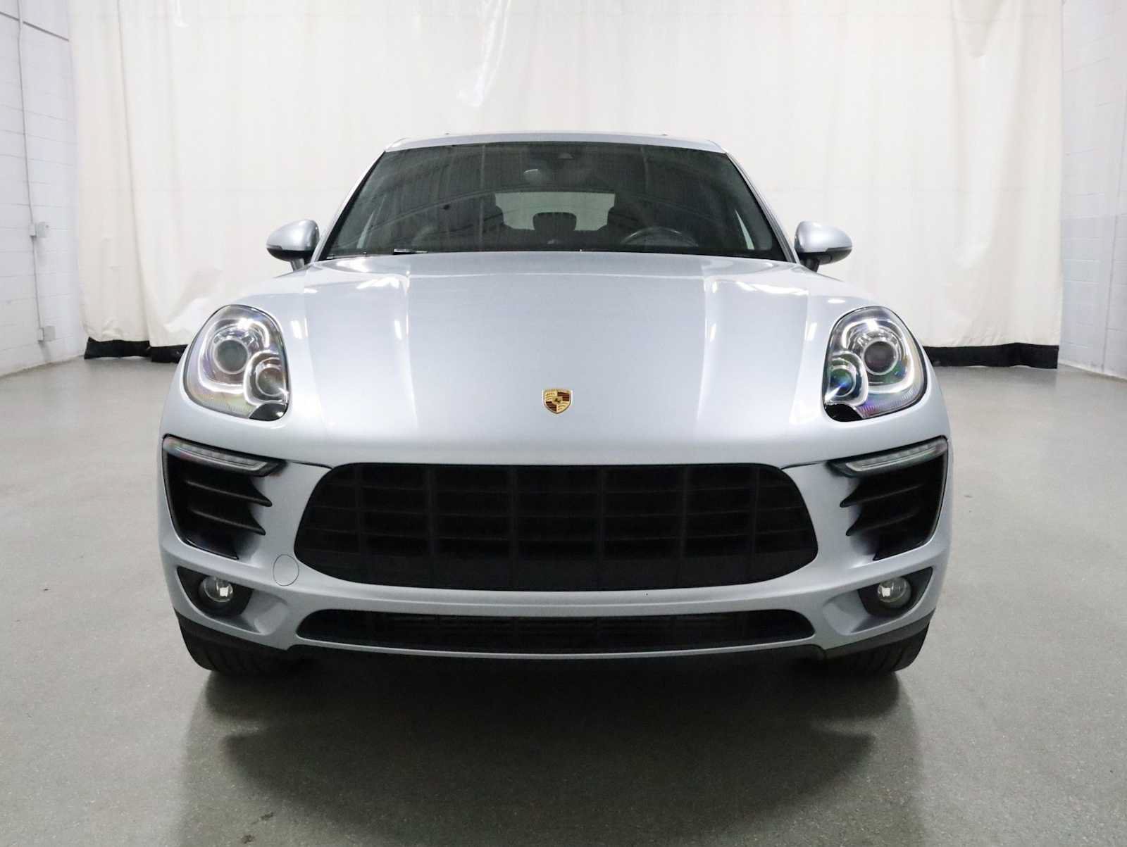 Used 2018 Porsche Macan AWD/4WD image 14