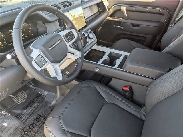Used 2025 Land Rover Defender 110 X-Dynamic SE image 3