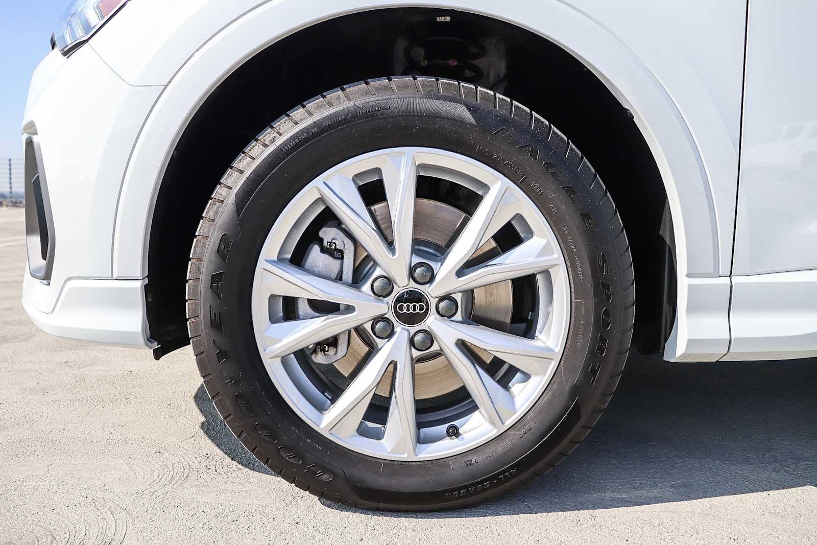 Used 2023 Audi Q3 2.0T Premium w/ Convenience Package image 14