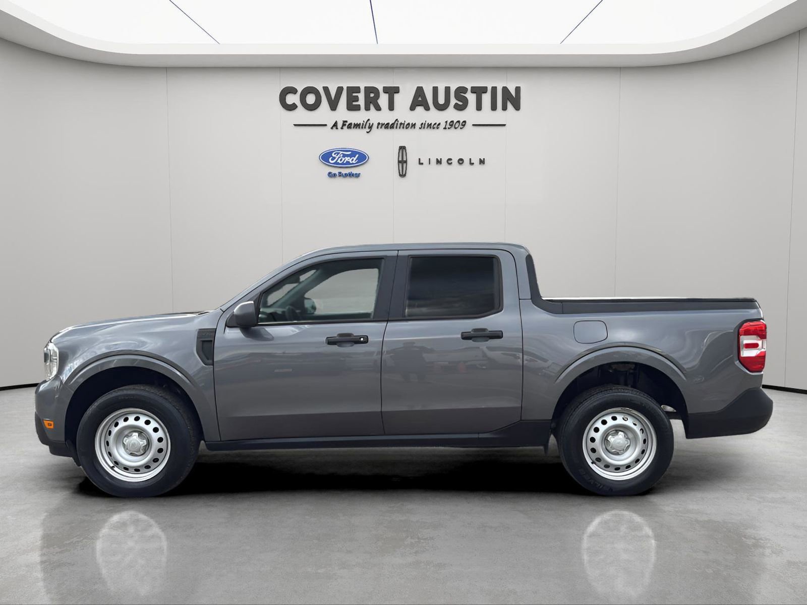 Certified 2023 Ford Maverick XL image 2