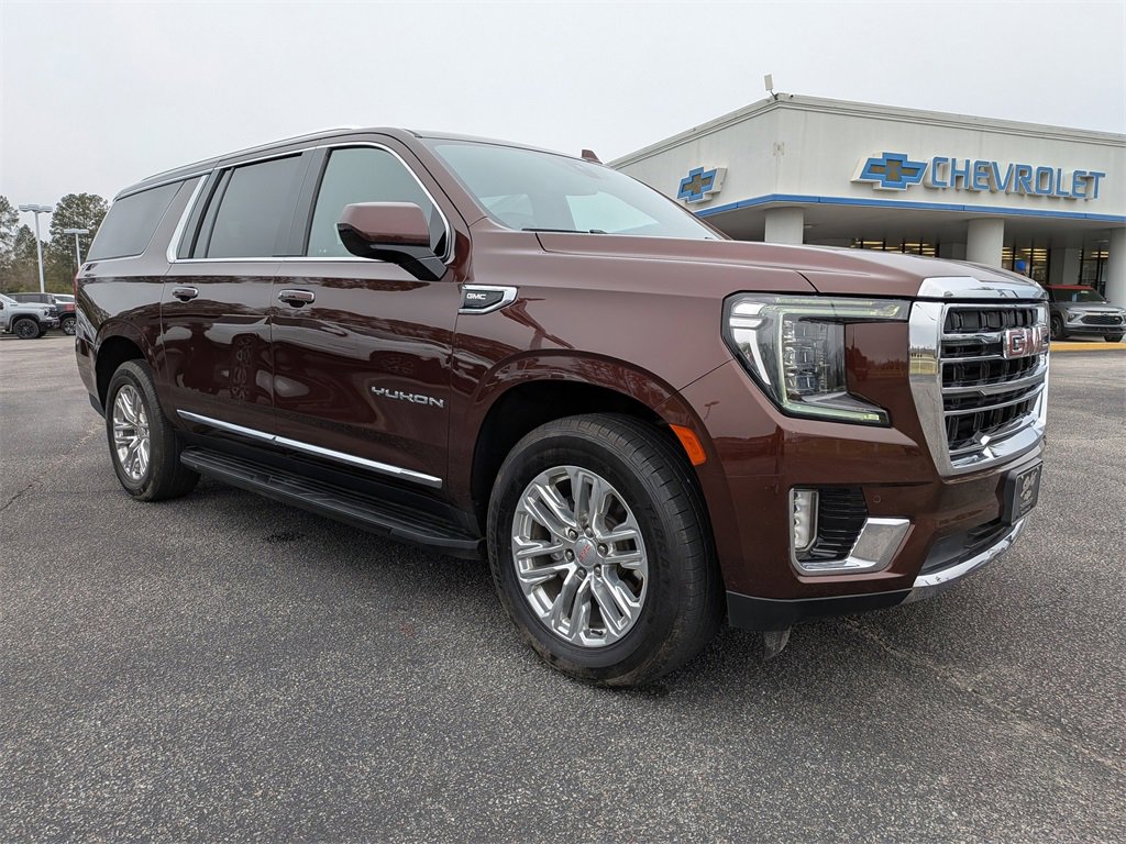 Used 2022 GMC Yukon XL SLT image 2