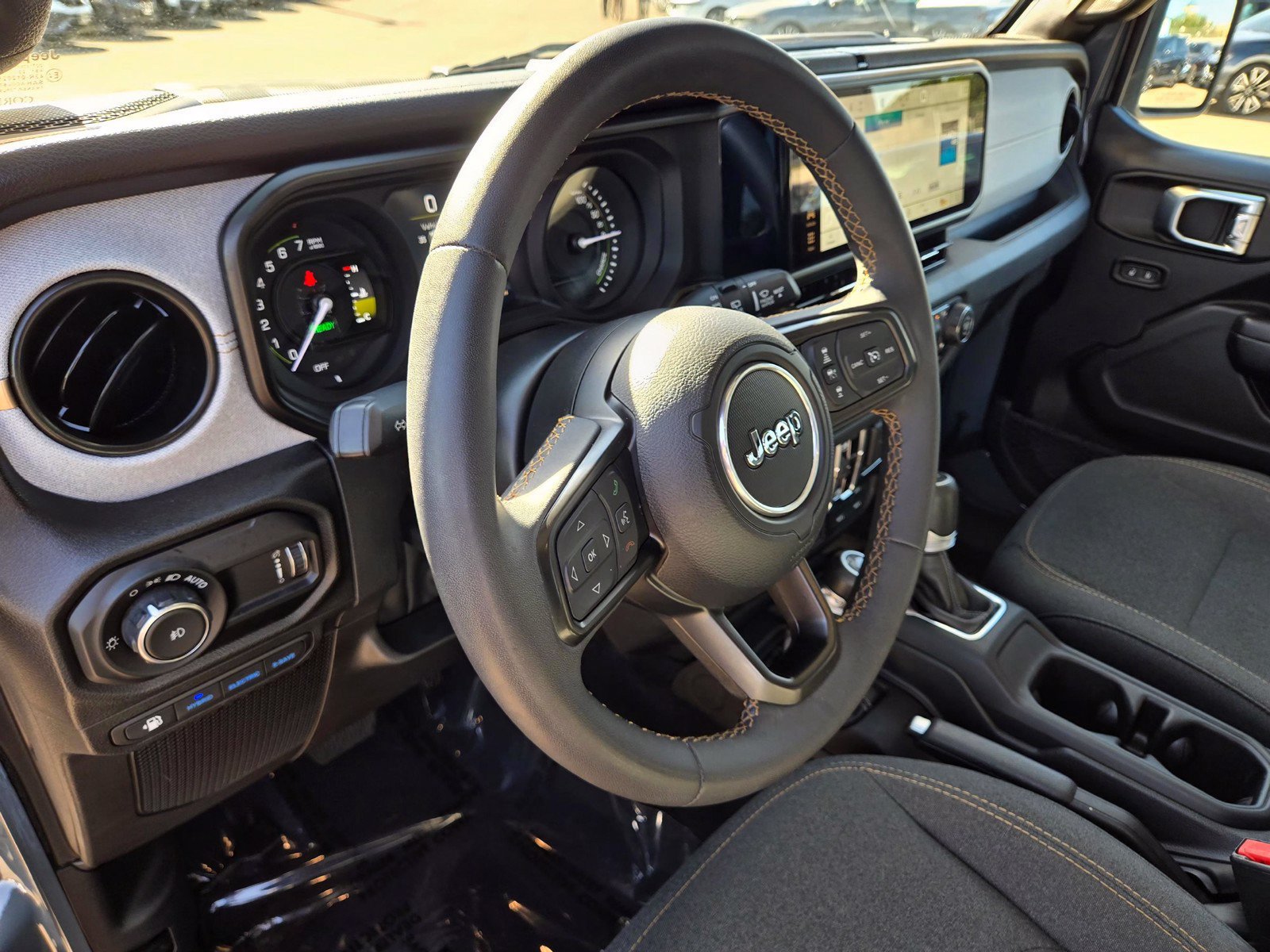 Used 2024 Jeep Wrangler Unlimited AWD/4WD image 13