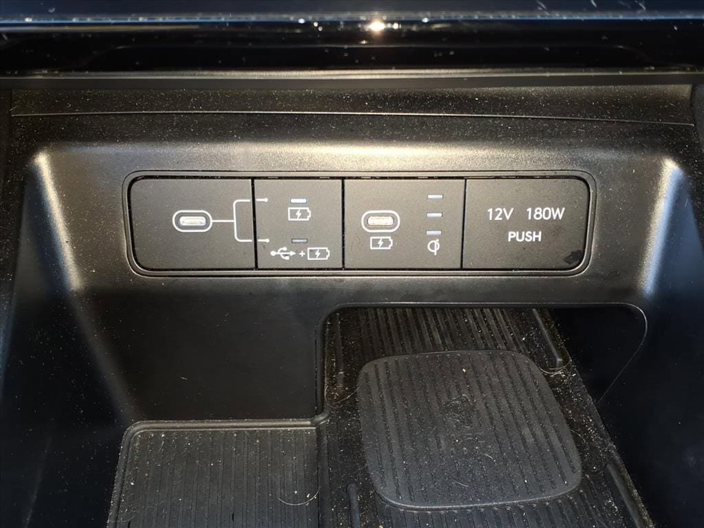 Used 2025 Hyundai Santa Cruz Limited image 13