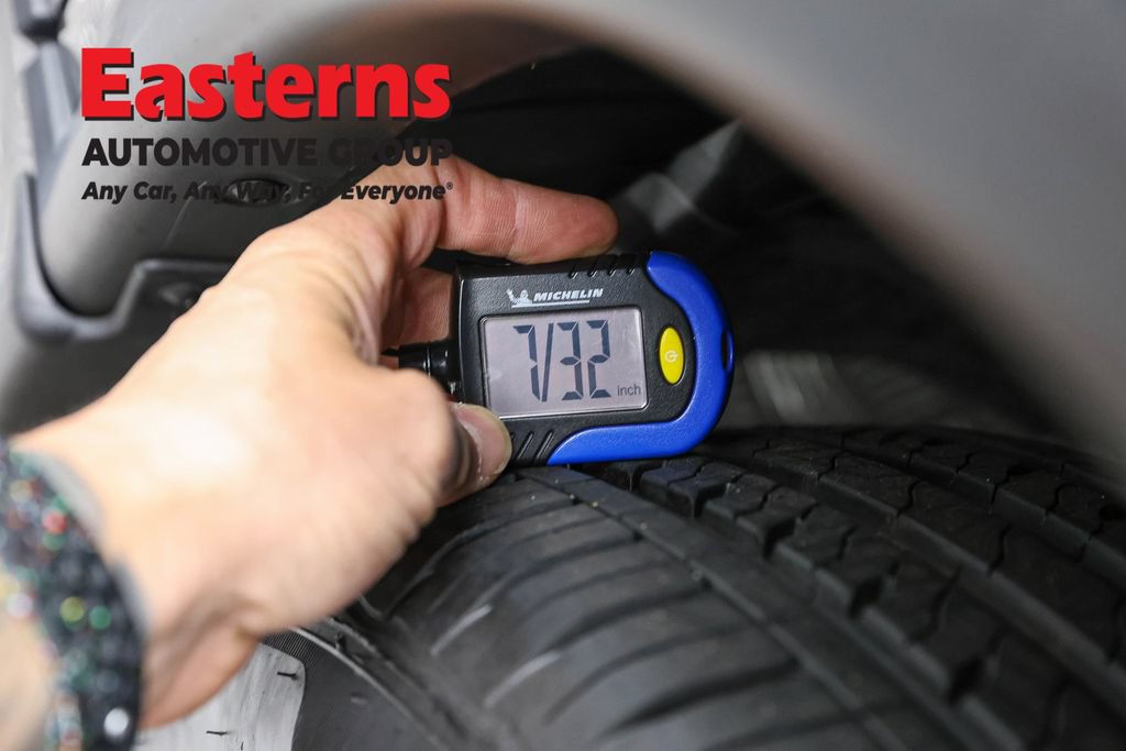 Used 2023 Nissan Rogue SV AWD/4WD image 28