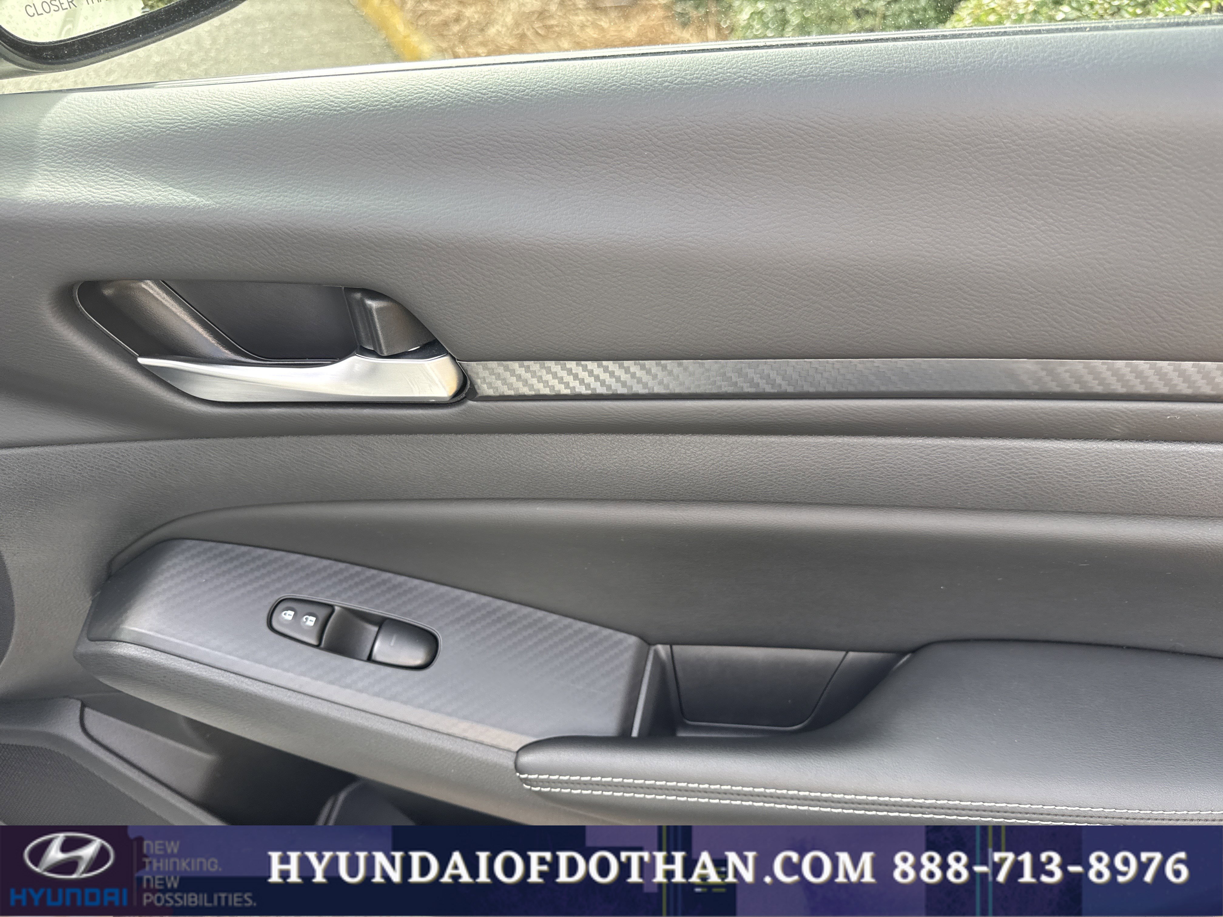 Used 2025 Nissan Altima 2.5 SV image 17