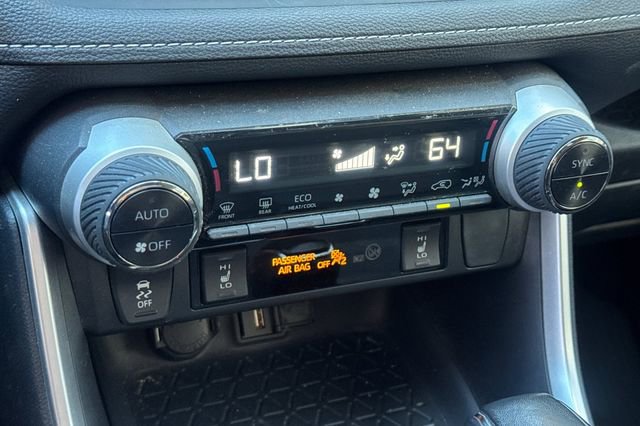 Used 2022 Toyota RAV4 XLE Premium image 20