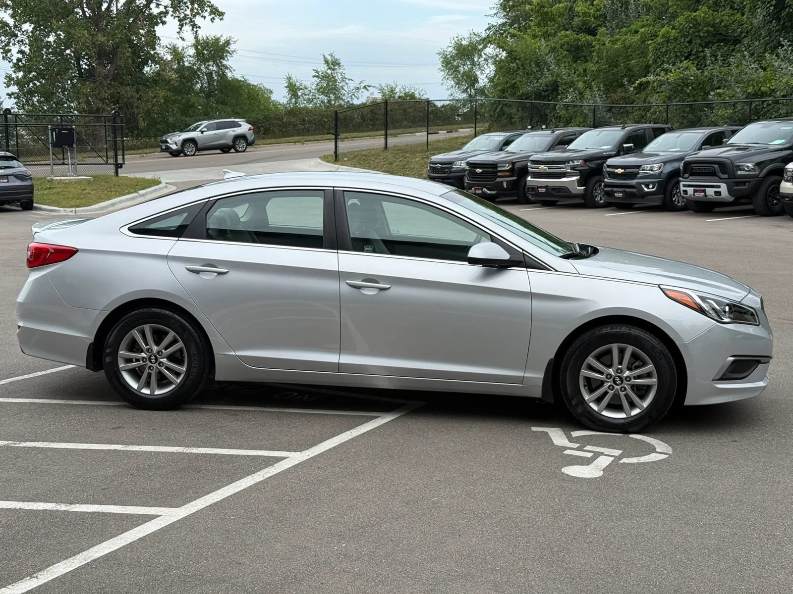 Used 2017 Hyundai Sonata SE FWD image 6