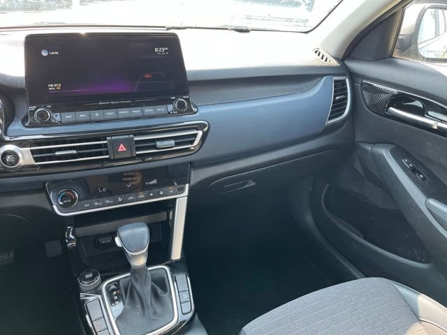 Used 2022 Kia Seltos S FWD image 14