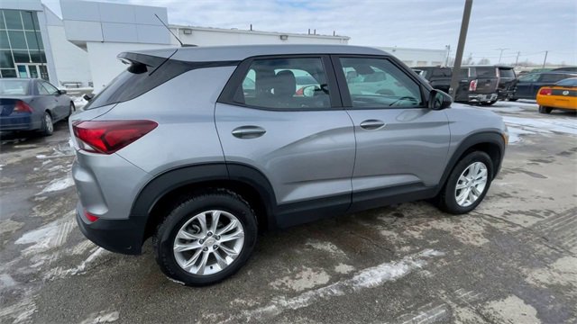 Used 2023 Chevrolet TrailBlazer LS image 2