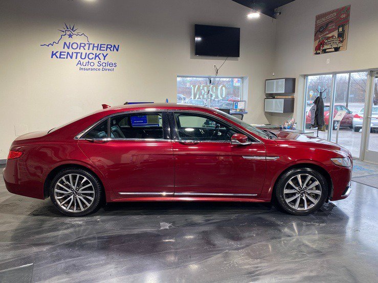Used 2018 Lincoln Continental Premiere FWD image 2