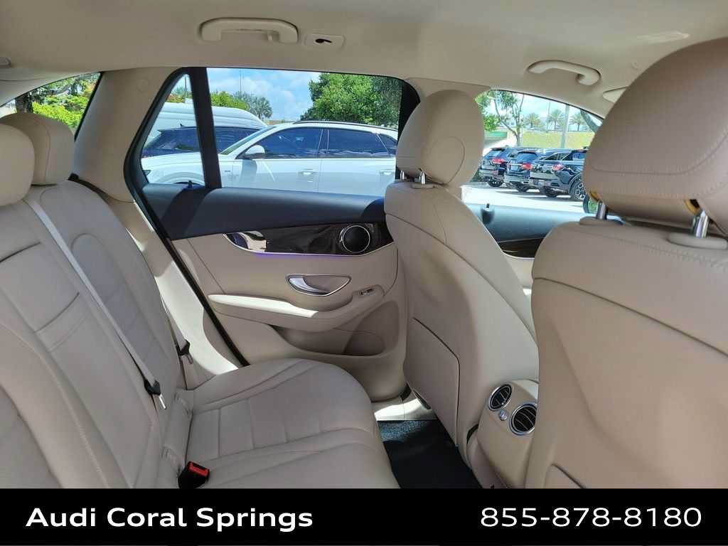 Used 2020 Mercedes-Benz GLC 300 image 13