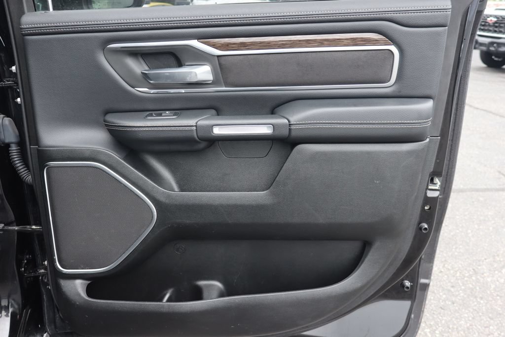 Used 2019 RAM 1500 Laramie AWD/4WD image 35