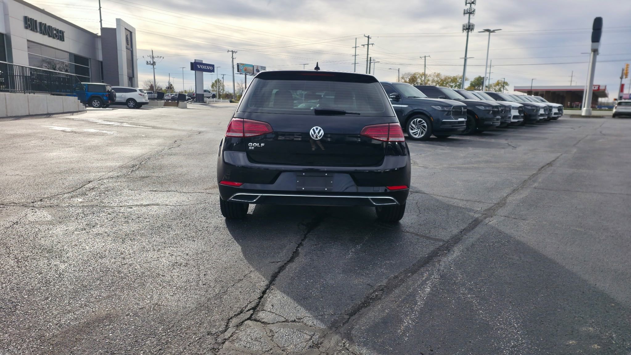 Used 2019 Volkswagen Golf SE image 7