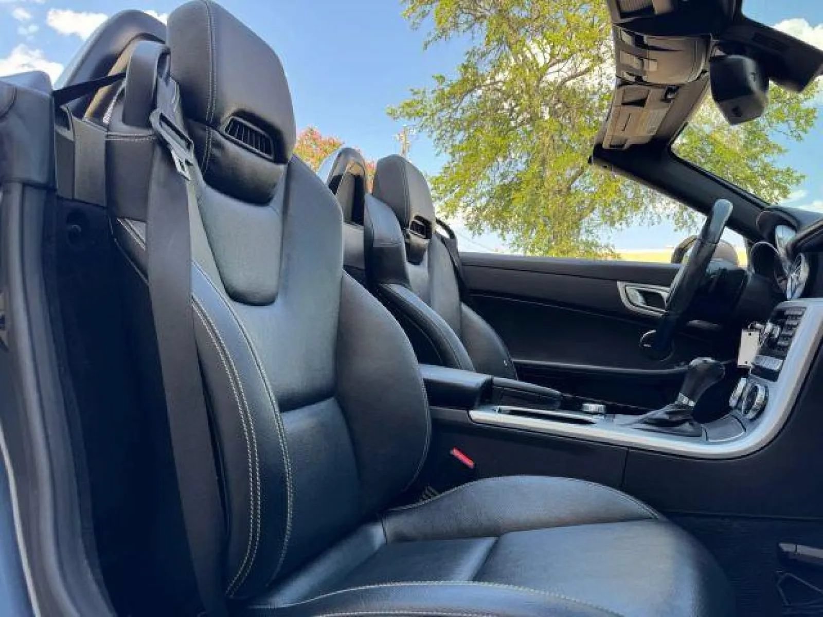 Used 2015 Mercedes-Benz SLK 250 image 34