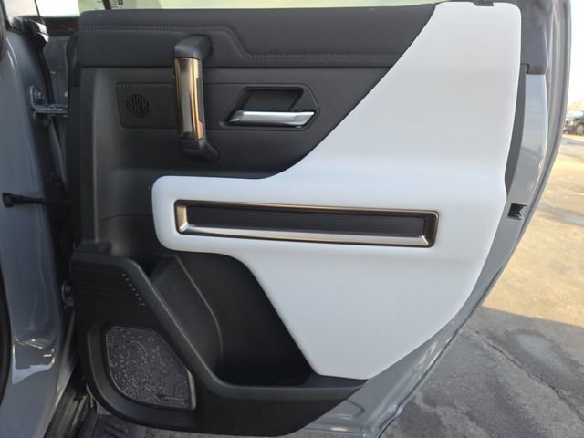 Used 2025 GMC Hummer EV 2X image 28