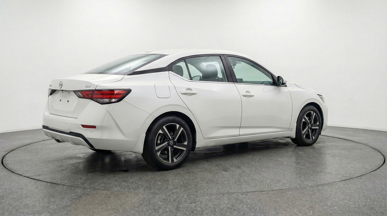 Used 2025 Nissan Sentra SV FWD image 9