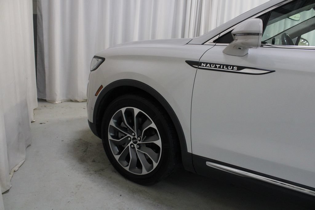 Used 2023 Lincoln Nautilus Reserve w/ Equipment Group 201A AWD/4WD image 31