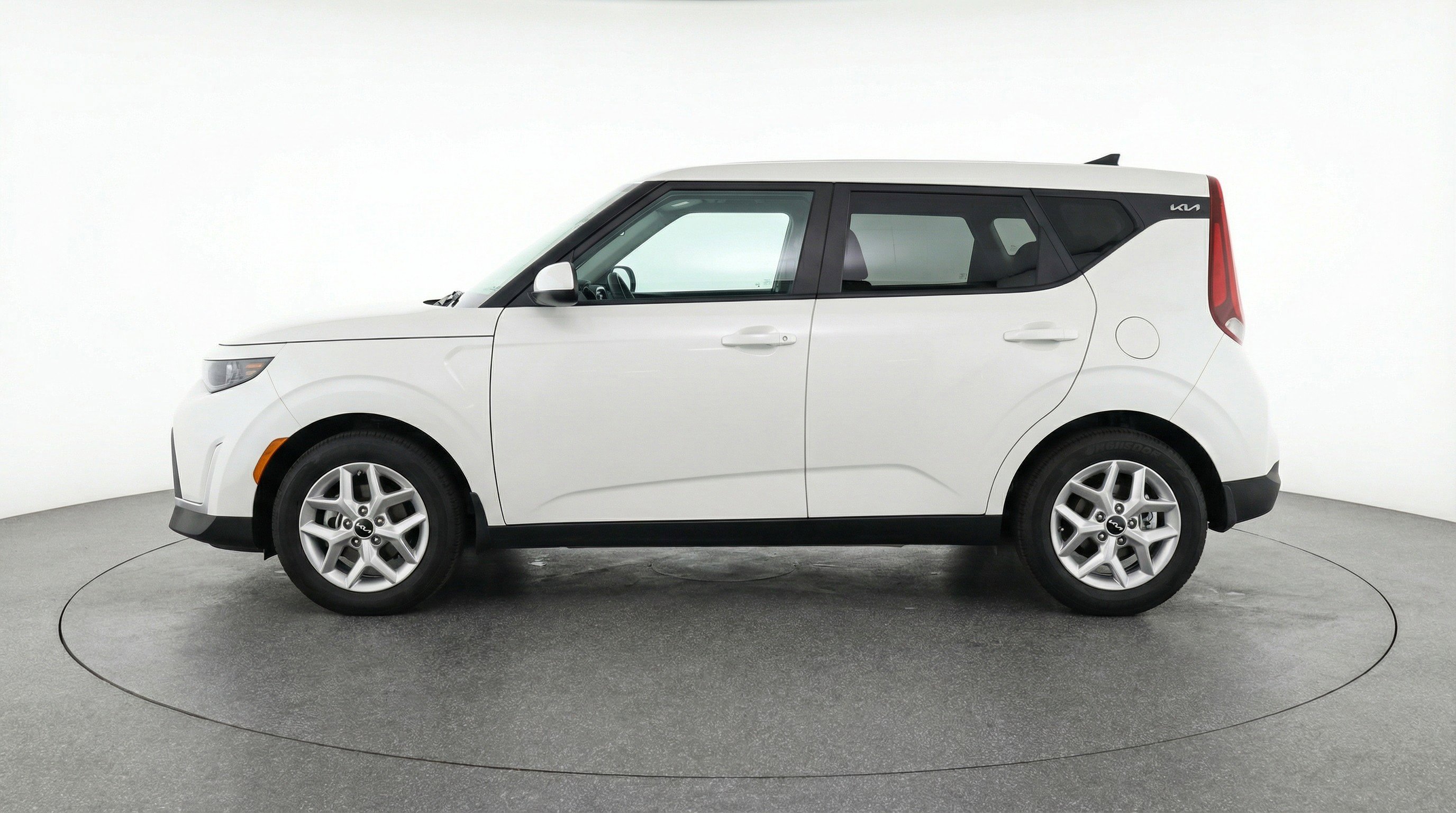 Used 2025 Kia Soul LX w/ LX Technology Package image 5