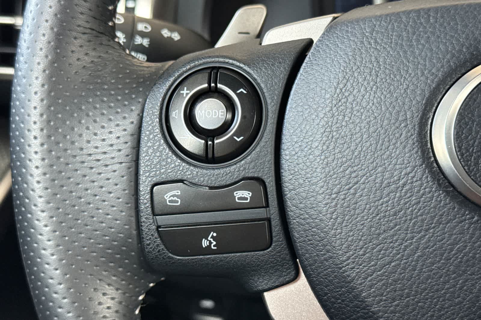 Used 2014 Lexus IS 350 w/ F Sport Package RWD image 25