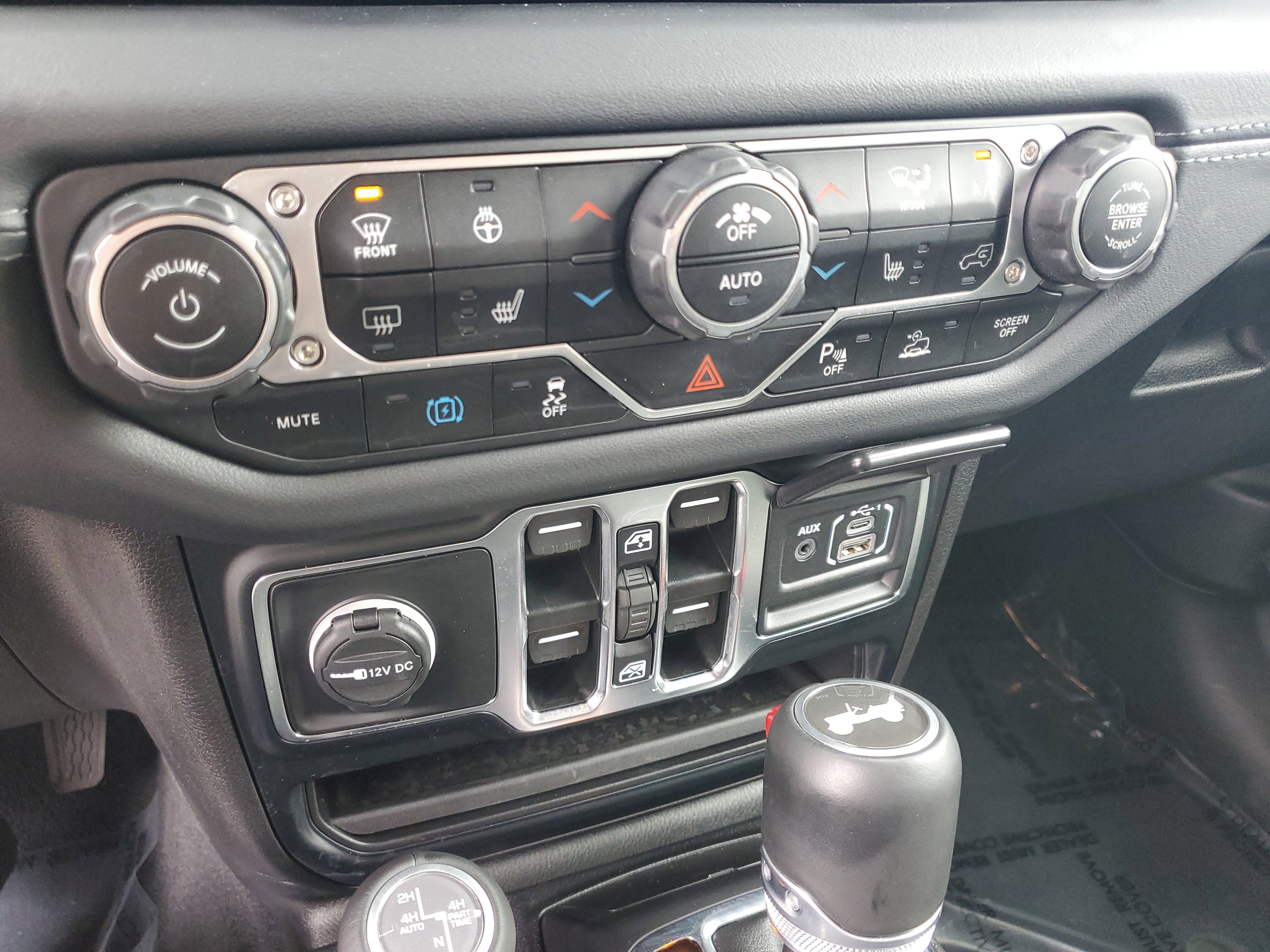 Used 2024 Jeep Wrangler High Altitude AWD/4WD image 28