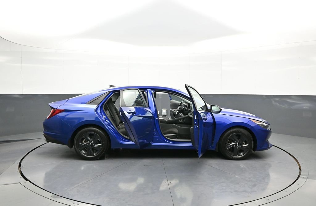 Certified 2023 Hyundai Elantra SEL image 41