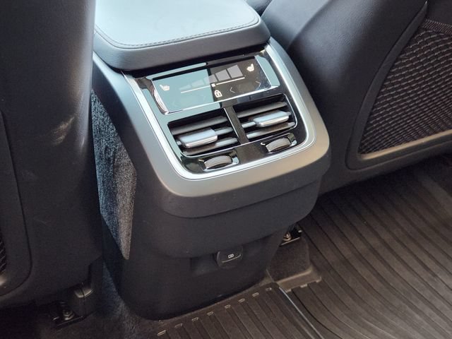 Used 2024 Volvo XC90 B6 Plus w/ Protection Package Premier AWD/4WD image 32