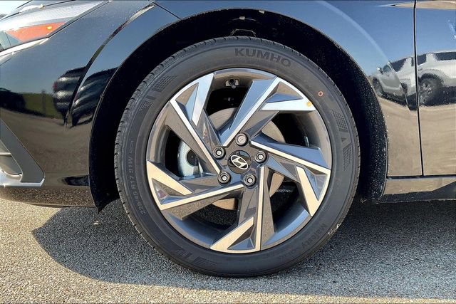 Certified 2025 Hyundai Elantra Sport image 12