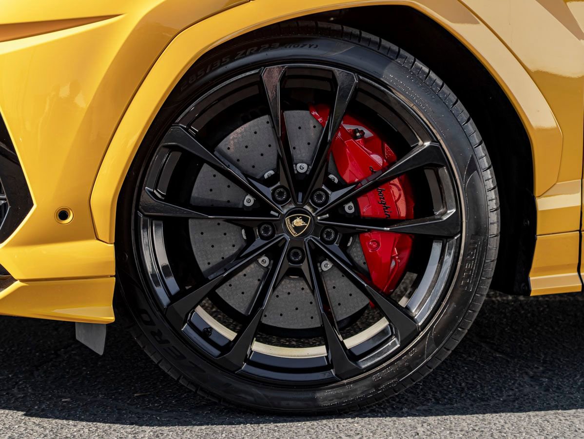 Used 2021 Lamborghini Urus AWD/4WD image 11