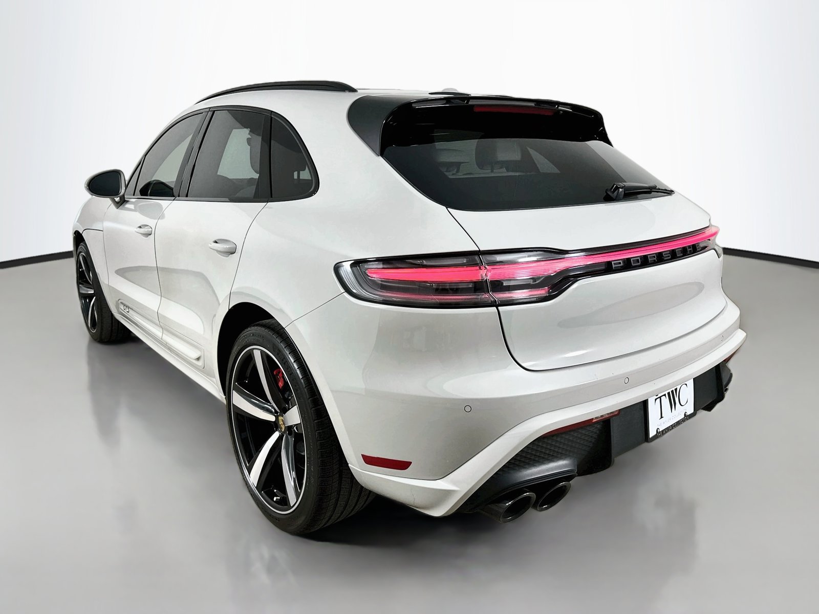 Used 2022 Porsche Macan GTS AWD/4WD image 7