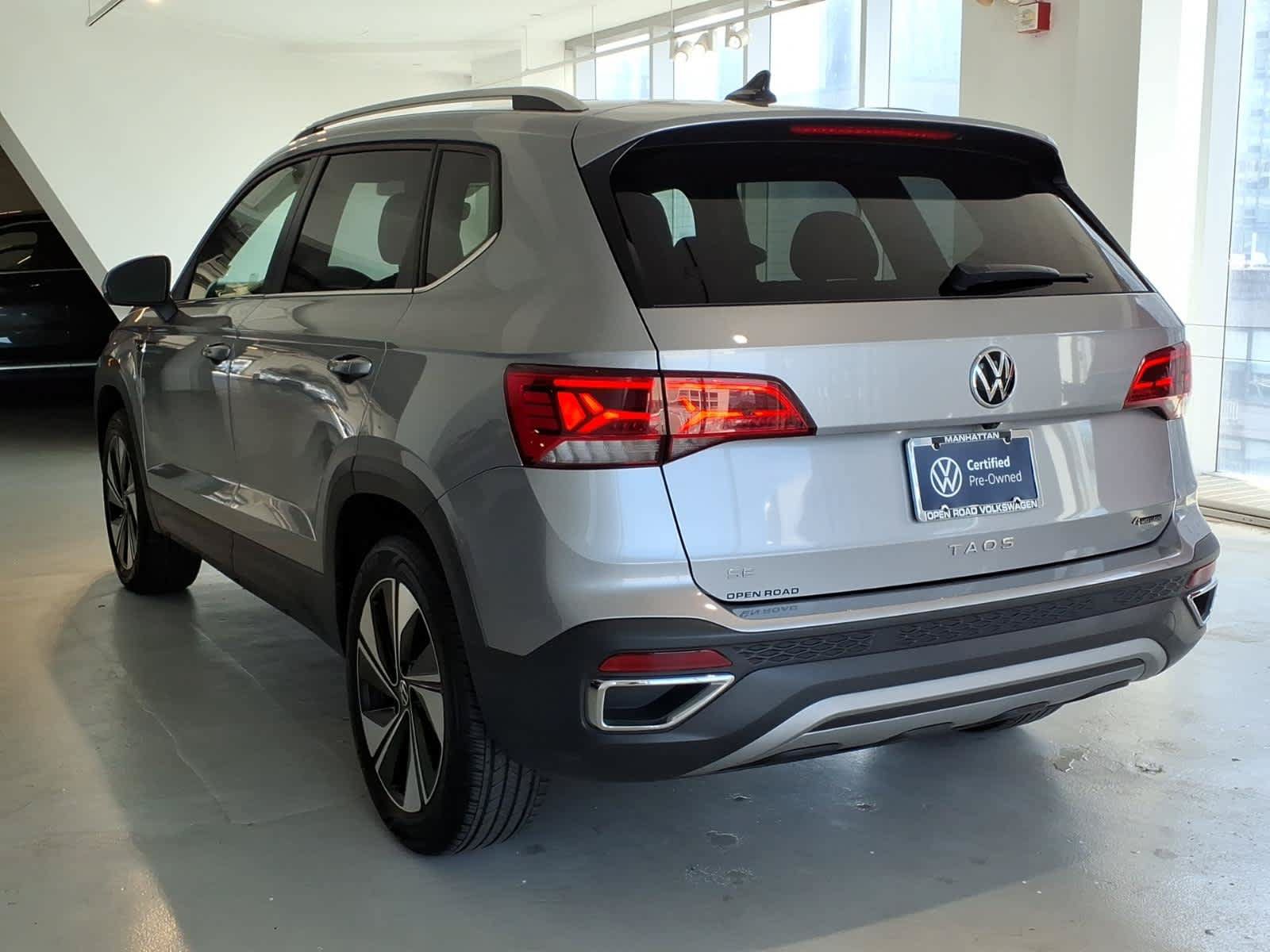 Used 2024 Volkswagen Taos SE AWD/4WD image 6