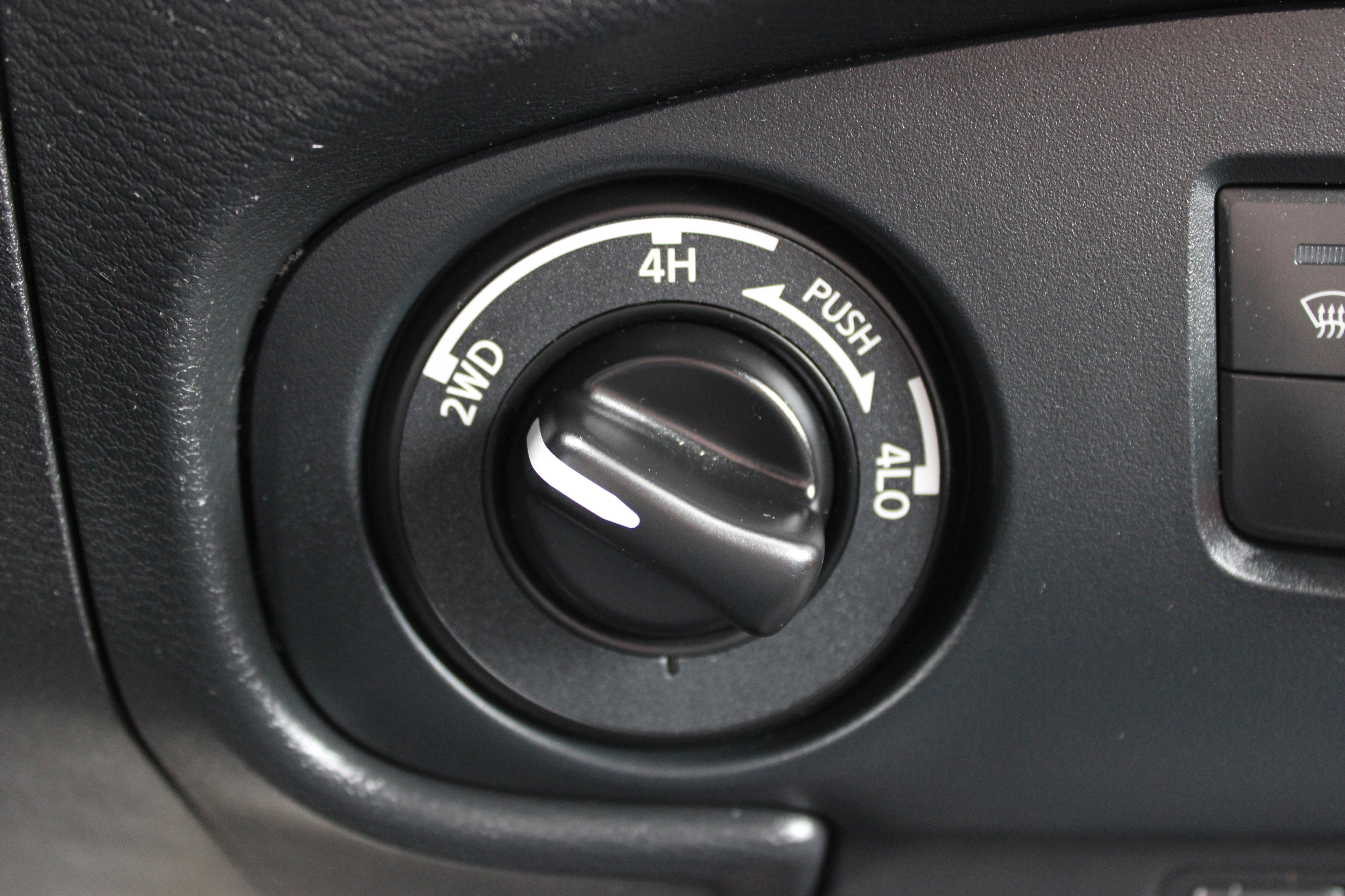 Certified 2022 Nissan Frontier PRO-4X w/ Off-Road Protection Package image 17