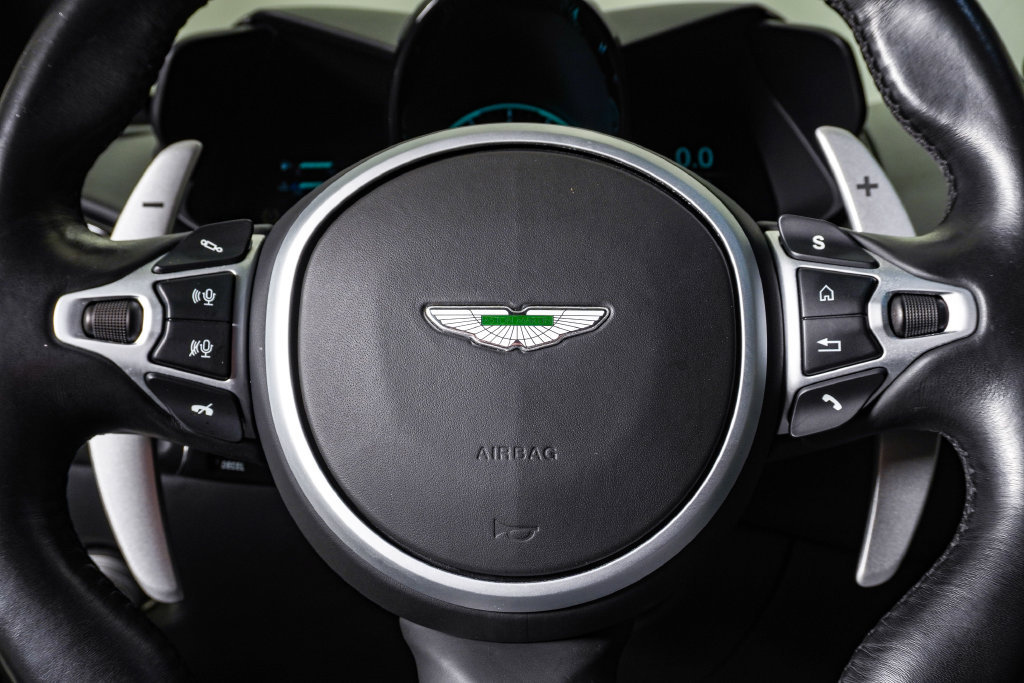 Used 2019 Aston Martin V8 Vantage Coupe RWD image 25