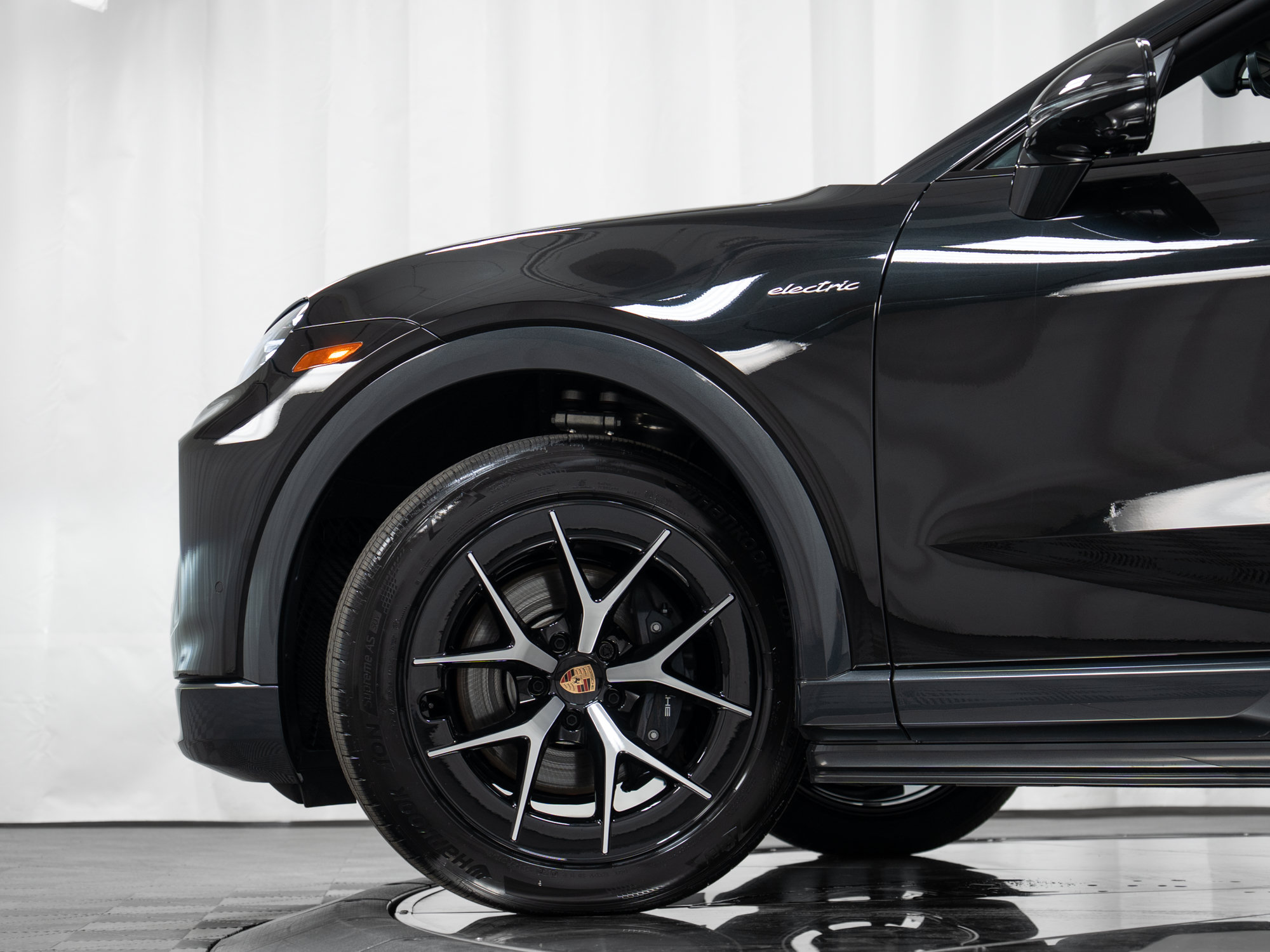 New 2026 Porsche Cayenne Electric AWD/4WD image 37