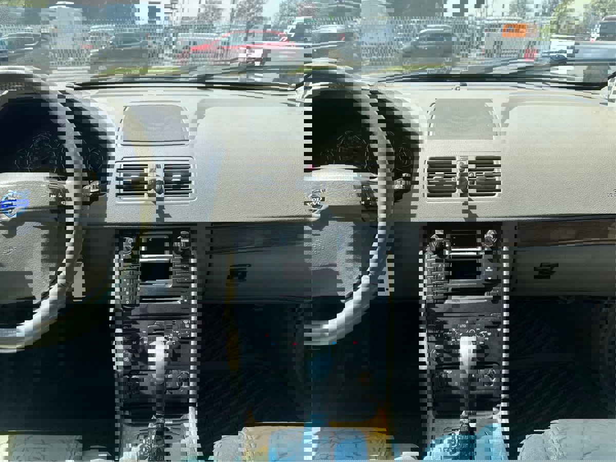 Used 2004 Volvo XC90 2.5T image 17