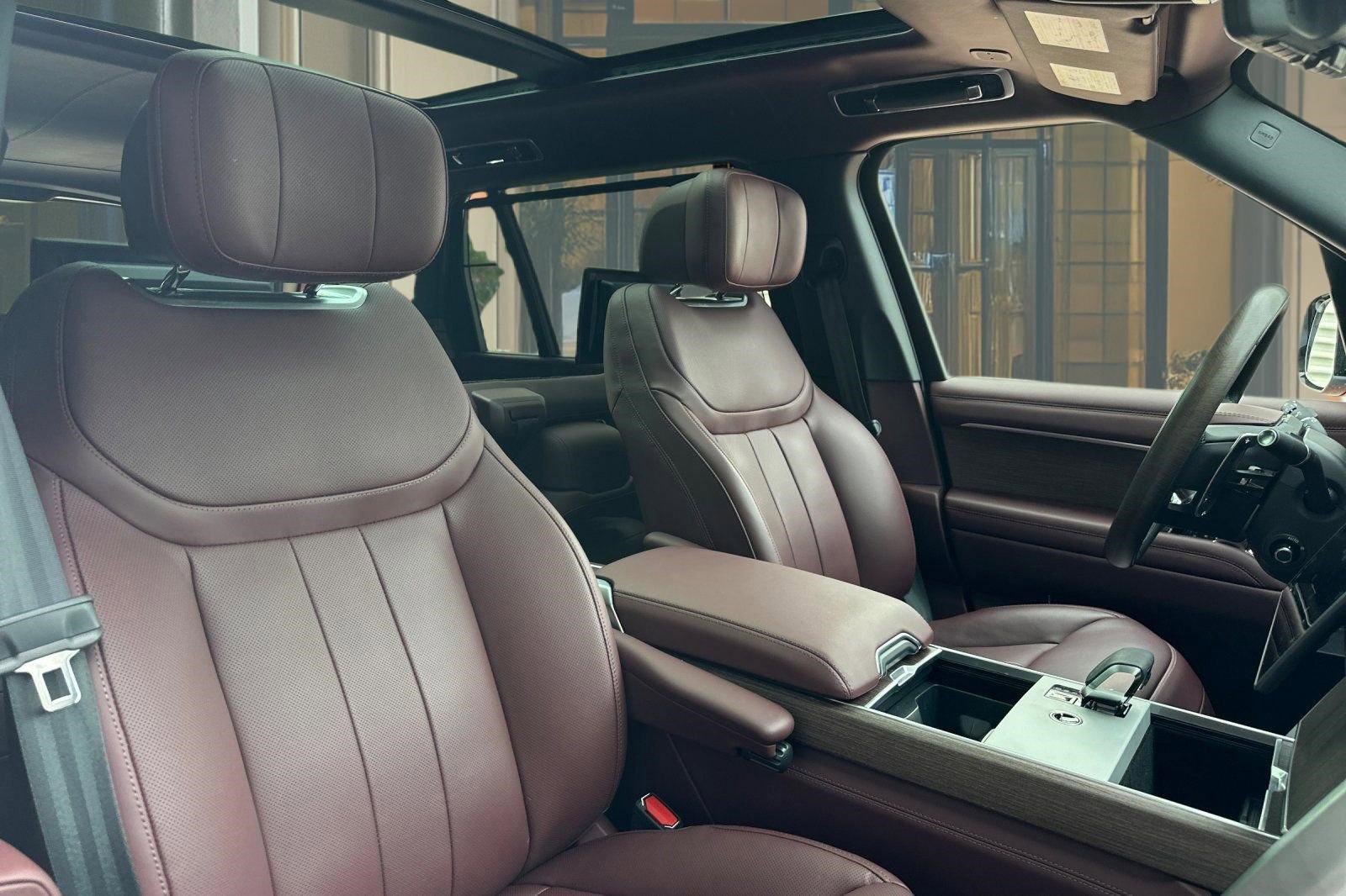 Used 2025 Land Rover Range Rover Long Wheelbase Autobiography image 33