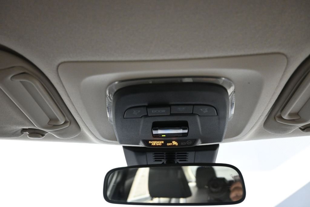 Certified 2024 Toyota Corolla LE AWD/4WD image 17