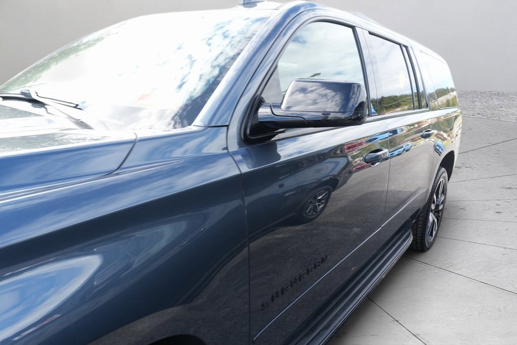 Used 2020 Chevrolet Suburban Premier w/ Premier 6.2L Value Package image 13