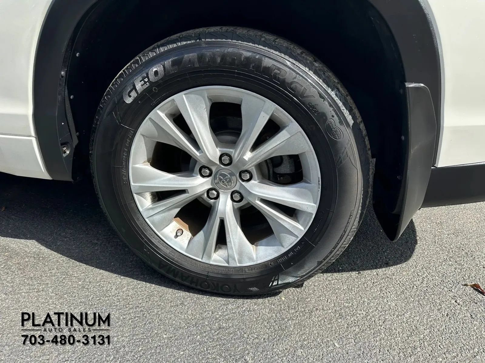 Used 2015 Toyota Highlander Plus AWD/4WD image 23