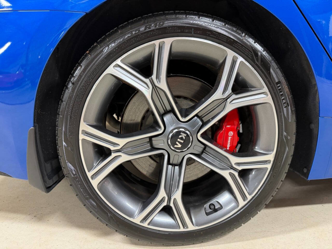 Used 2021 Kia Stinger GT2 image 30