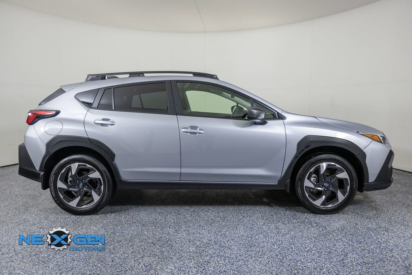 Used 2024 Subaru Crosstrek 2.0i Premium AWD/4WD image 8