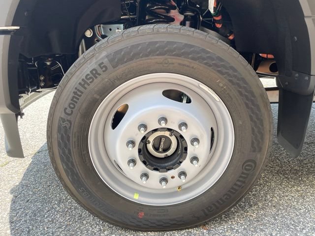 New 2026 Ford F550 4x4 Regular Cab Super Duty image 9